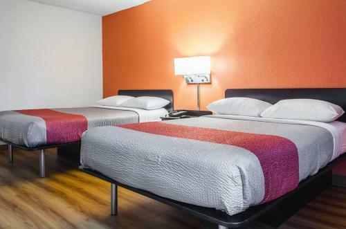 Hotel Motel 6 Brockton