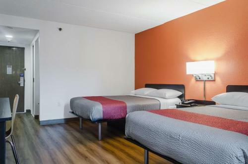 Hotel Motel 6 Brockton