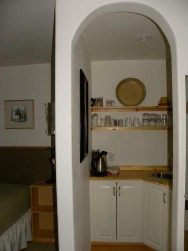 Alaska Chalet Bed & Breakfast