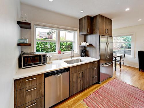 346 West Kinnear Place Home