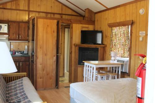 Motel Basswood Resort