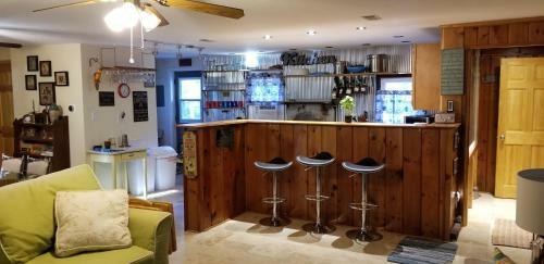 East Tawas Rustic Retreat