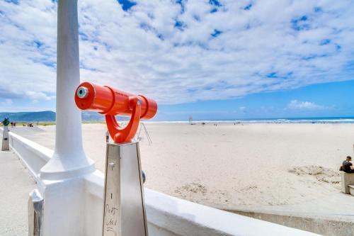 Sand & Sea: Pacific View (110)