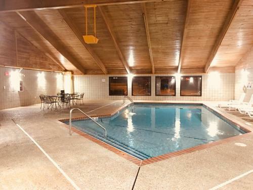 Hotel Regency Inn And Suites