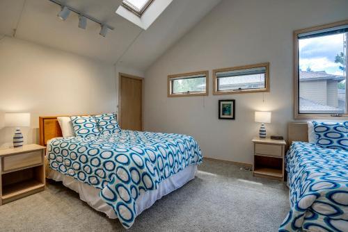 Poplar 12 | Discover Sunriver