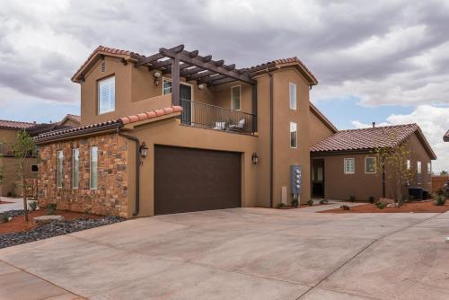 Pvz #71: Contemporary Villa At Paradise Village