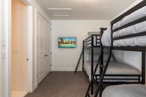 Pvz #71: Contemporary Villa At Paradise Village