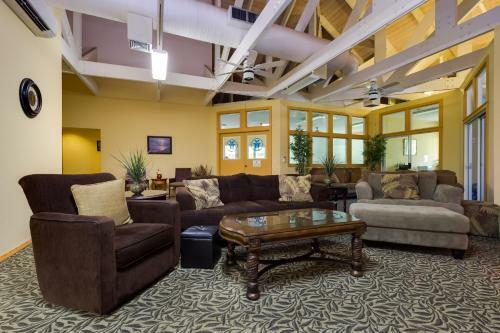 Apartamentos Kahana Falls Resort