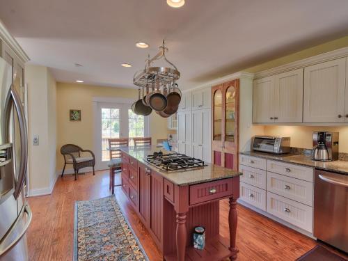 66 Weeden Street Home