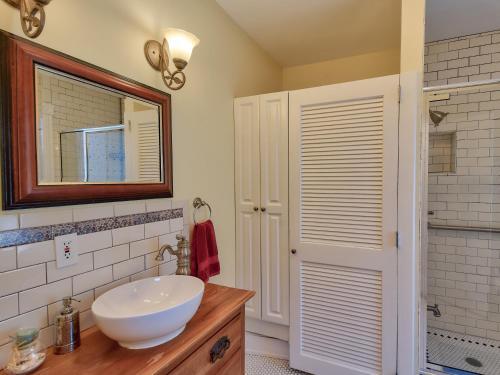 66 Weeden Street Home