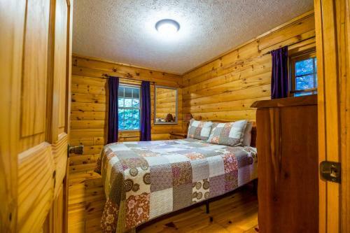 Pioneer - Hocking Hills Cabin
