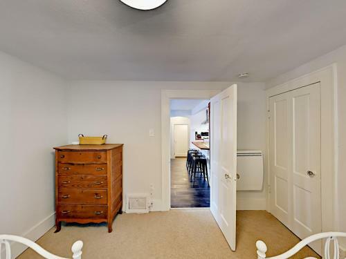 1302 N 49th St Apartment Upper Unit Apts