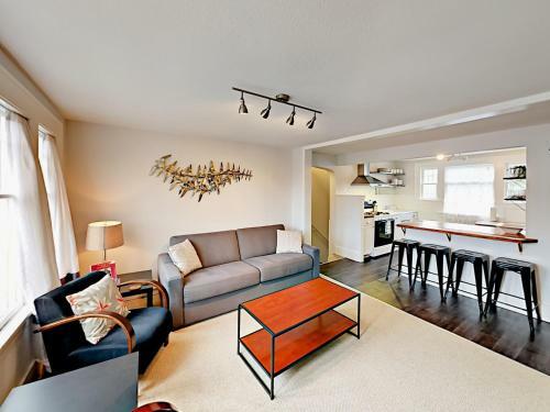 1302 N 49th St Apartment Upper Unit Apts