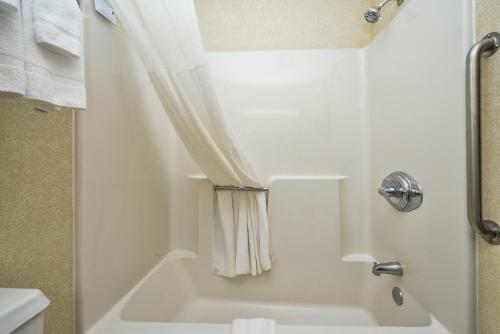 Hotel Quality Inn & Suites South
