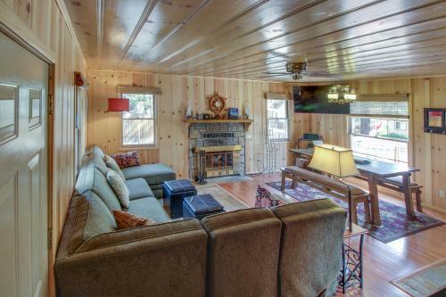 Cozy Bobby Grey Manor