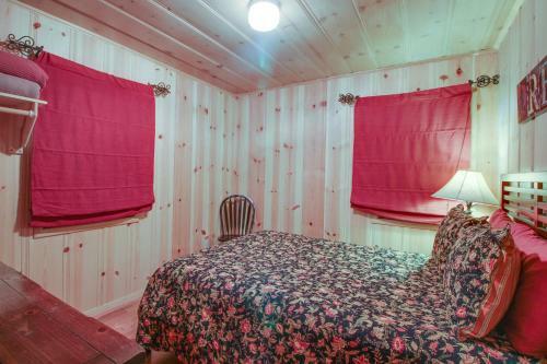 Cozy Bobby Grey Manor