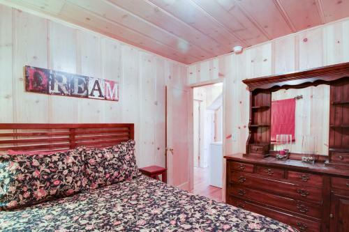Cozy Bobby Grey Manor