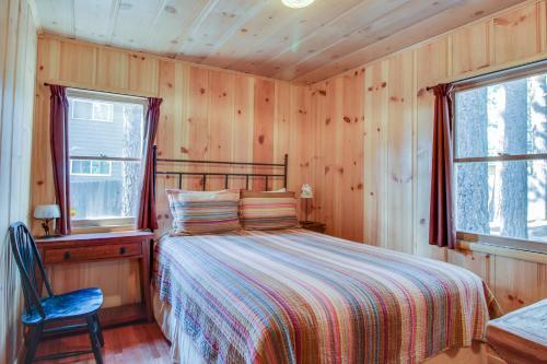 Cozy Bobby Grey Manor