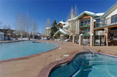 Storm Meadows Club B Condominiums - Cb313