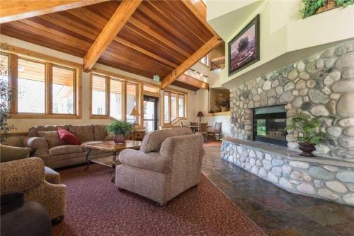 1210 Trappeur's Lodge, Trappeur's Crossing