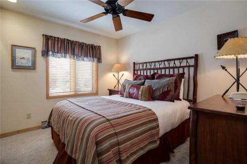 1210 Trappeur's Lodge, Trappeur's Crossing