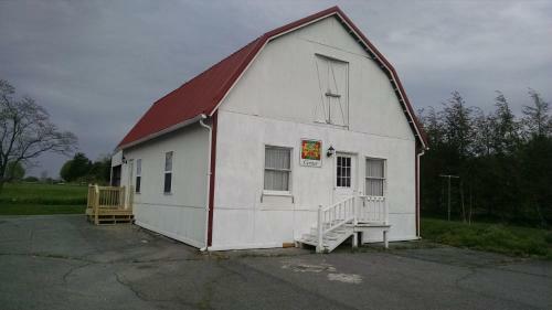 Fish & Loaves Bed And Breakfast