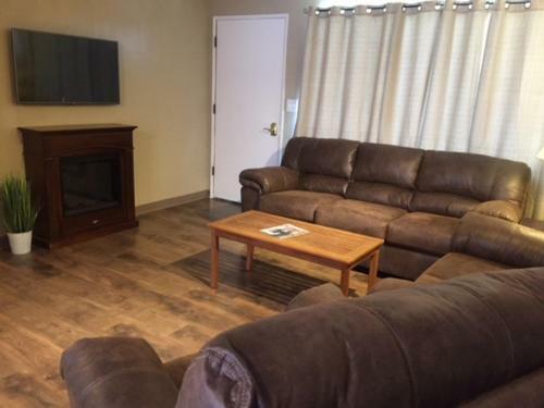 Hostal Marathon View Vacation Rentals