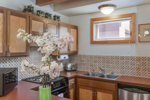 2 Bedroom - Secluded - Acoma