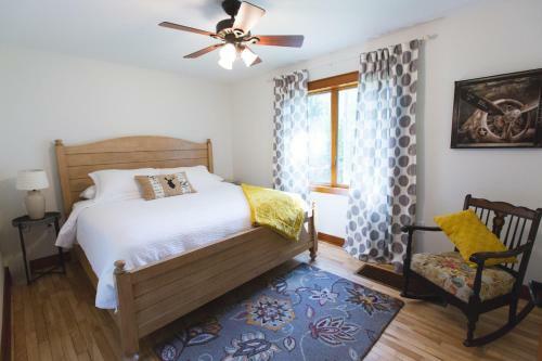 Mission Springs Lake House