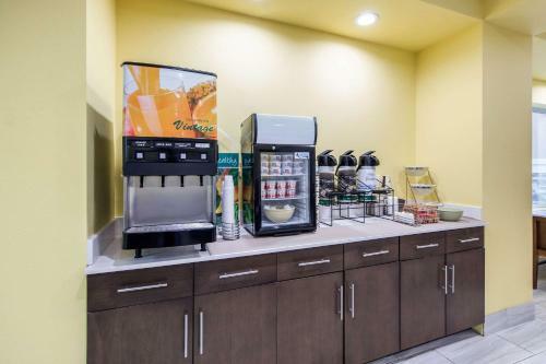 Hotel Quality Inn & Suites