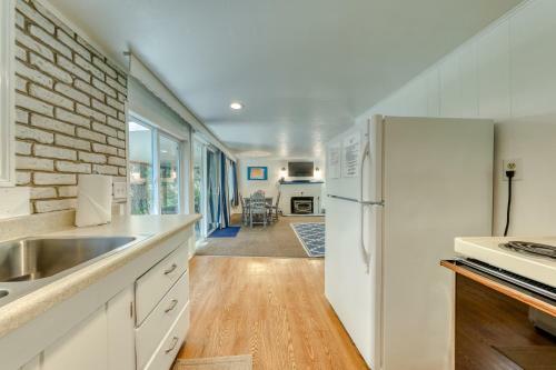 Bob's Riverfront Retreat