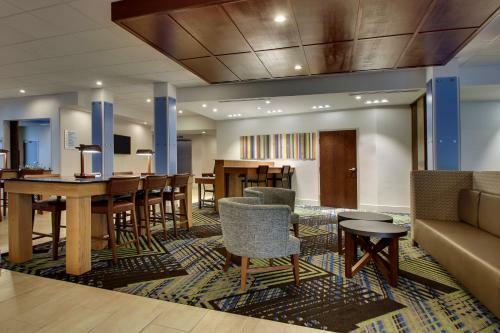 Hotel Holiday Inn Express & Suites Mt Sterling North