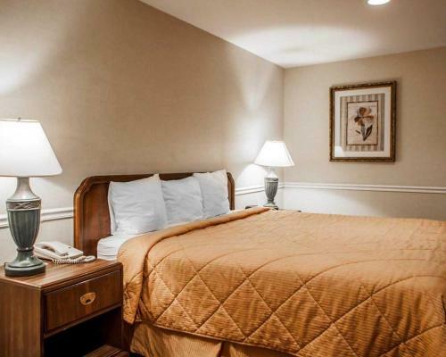 Hotel Rodeway Inn Lyons - La Grange