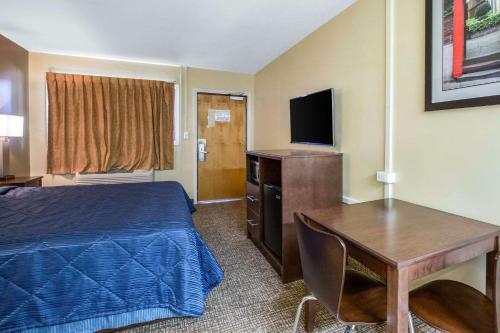 Hotel Rodeway Inn Lyons - La Grange