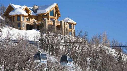 See Me Lodge - Custom Lodge Home With Room For Everyone!