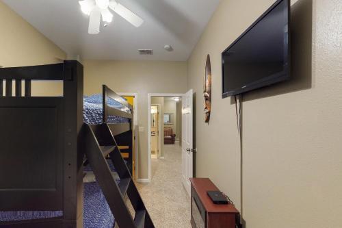 Pura Vida Unit A