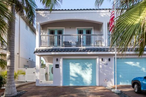 Pura Vida Unit A
