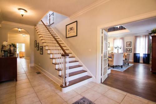 Villa Fabulous Parties In Large Classical Atlanta Estate