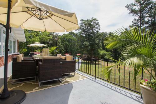 Villa Fabulous Parties In Large Classical Atlanta Estate