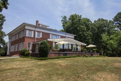 Villa Fabulous Parties In Large Classical Atlanta Estate