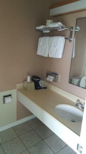Somers Cove Motel