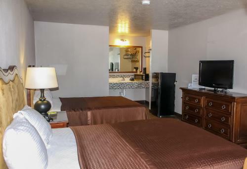 Posada Rayburn Inn