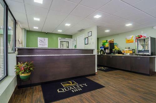 Hotel Quality Inn Raeford
