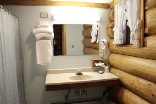 Hotel Nootka Lodge