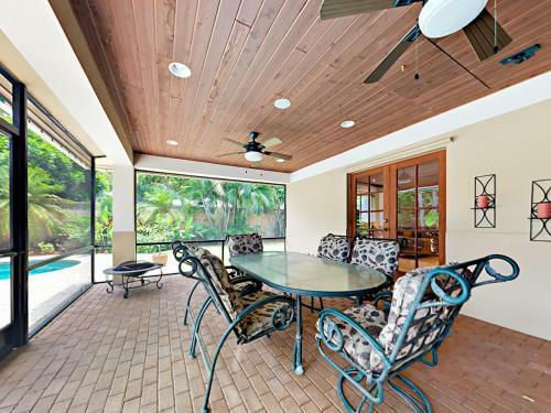 Tropical Getaway Home
