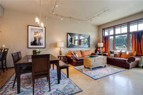 Howelsen Place - H307a