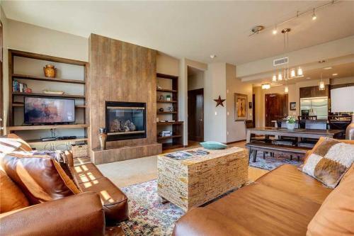 Howelsen Place - H307a