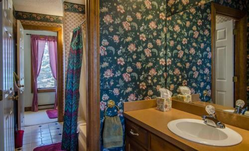 Saltbox By Carefree Quechee Vacations