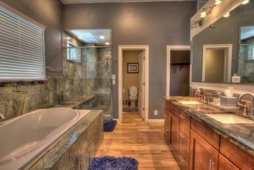 New Modern Home By Heavenly Valley