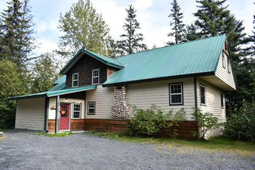 Exit Glacier Lodge